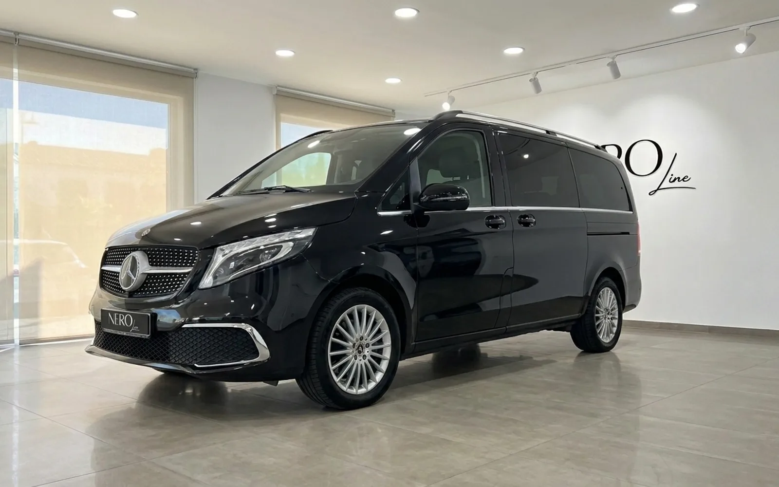 Mercedes-Benz V300