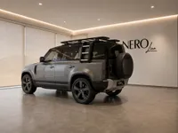 掲載モデルを示すAI生成のイメージです。割り当て車両やNero Lineの実在するショールームを撮影したものではありません。実車両を書面でご確認ください。