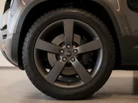 掲載モデルを示すAI生成のイメージです。割り当て車両やNero Lineの実在するショールームを撮影したものではありません。実車両を書面でご確認ください。