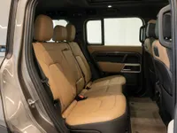 掲載モデルを示すAI生成のイメージです。割り当て車両やNero Lineの実在するショールームを撮影したものではありません。実車両を書面でご確認ください。