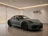 KI-generiertes Illustrationsbild des aufgeführten Modells; keine Fotografie des zugeteilten Fahrzeugs oder eines physischen Nero-Line-Showrooms. Lassen Sie sich das konkrete Fahrzeug schriftlich bestätigen.