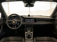 KI-generiertes Illustrationsbild des aufgeführten Modells; keine Fotografie des zugeteilten Fahrzeugs oder eines physischen Nero-Line-Showrooms. Lassen Sie sich das konkrete Fahrzeug schriftlich bestätigen.