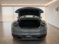 KI-generiertes Illustrationsbild des aufgeführten Modells; keine Fotografie des zugeteilten Fahrzeugs oder eines physischen Nero-Line-Showrooms. Lassen Sie sich das konkrete Fahrzeug schriftlich bestätigen.