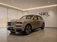 掲載モデルを示すAI生成のイメージです。割り当て車両やNero Lineの実在するショールームを撮影したものではありません。実車両を書面でご確認ください。