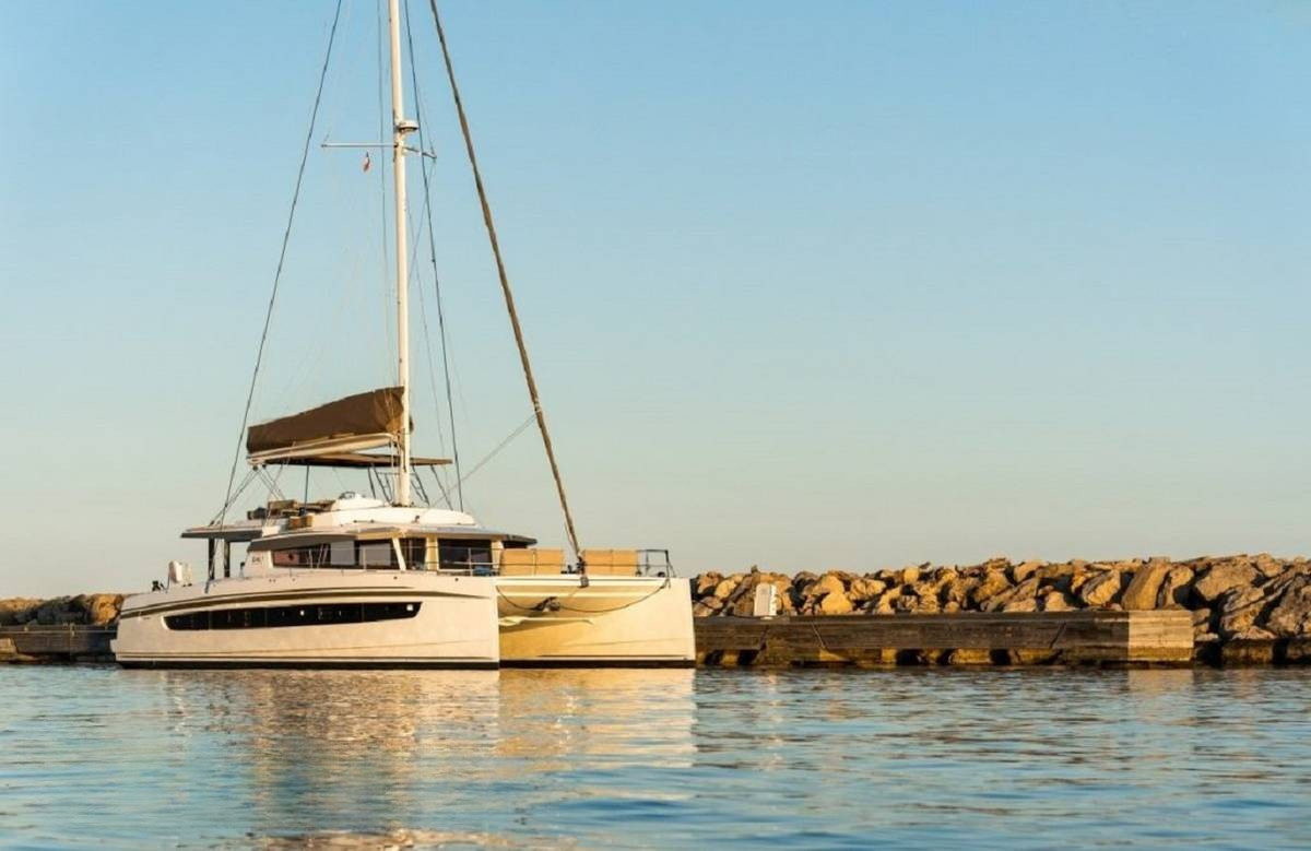 Bali 5.4 yacht for charter