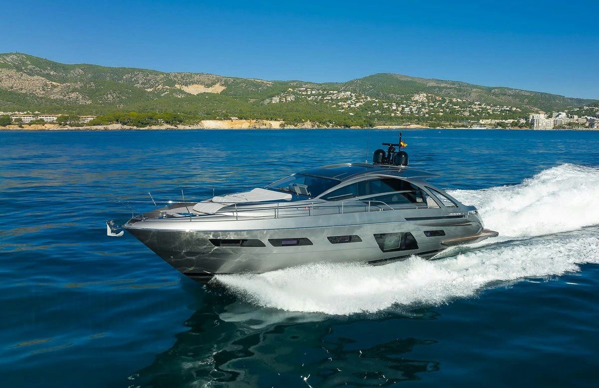 Pershing 7X yacht for charter